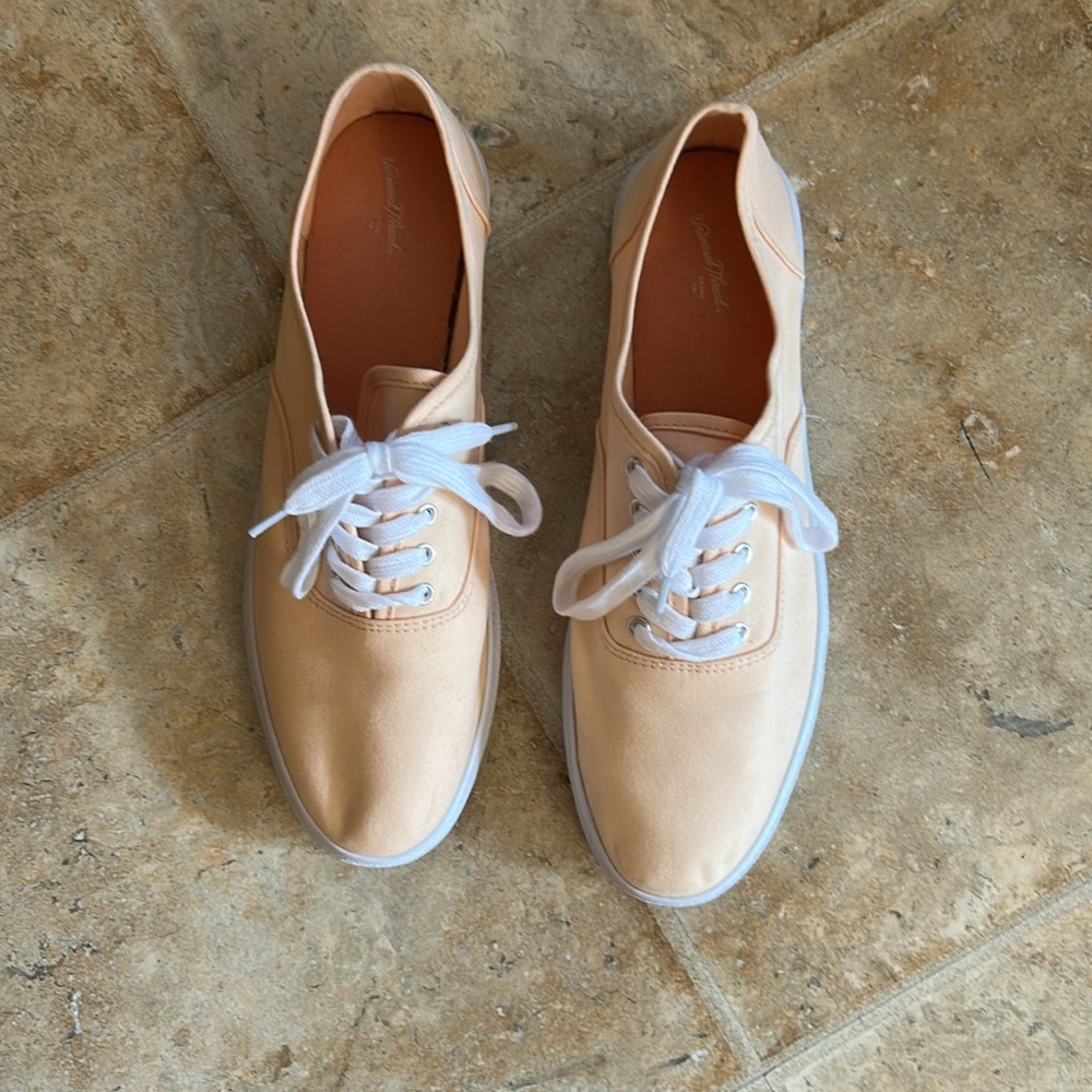 Universal Thread Sneakers - Picture 2 of 8